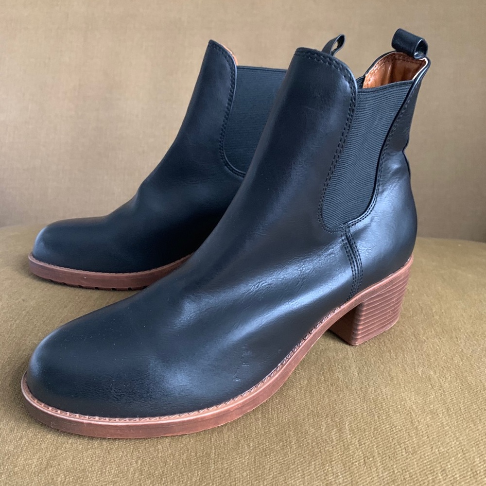 Black heeled ankle boots size 39